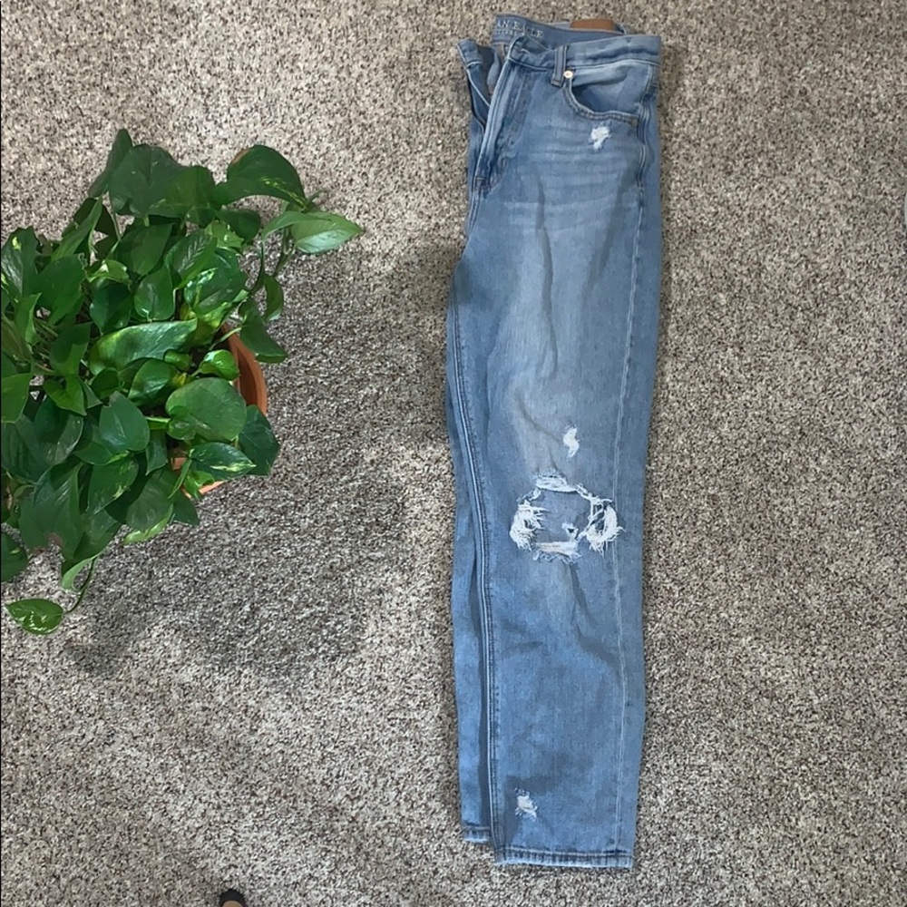 American Eagle high waisted mom jeans
